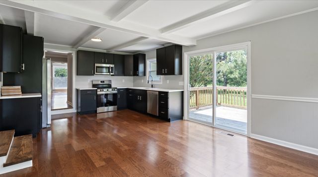 11065 New cut off Rd, Bon Aqua, TN 37025