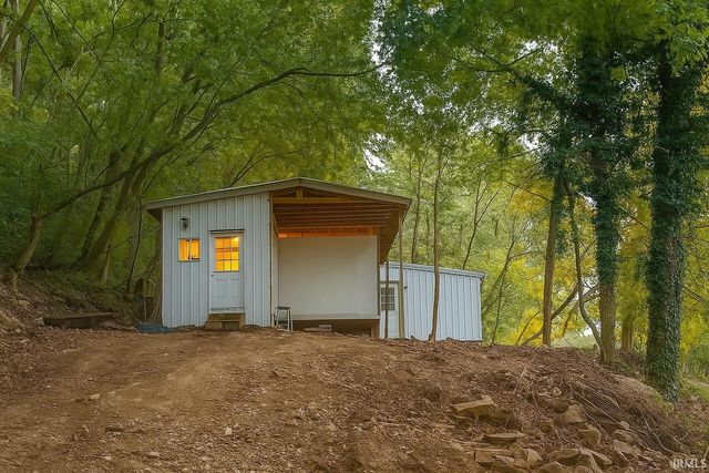 467 Rivervale Cabin Road, Bedford, IN 47421
