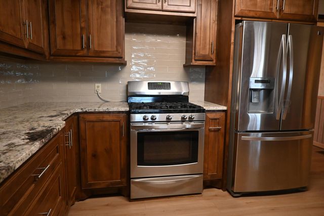 302 N Mackenzie Avenue, Stinnett, TX 79083