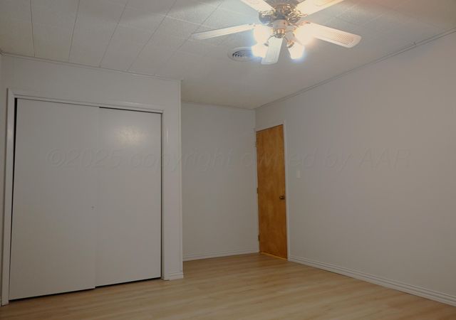 302 N Mackenzie Avenue, Stinnett, TX 79083