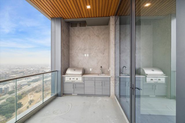 1711 Allen Parkway 2701, Houston, TX 77019