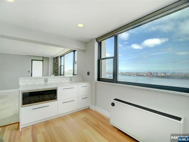 250 Gorge Road 29L, Cliffside Park, NJ 07010