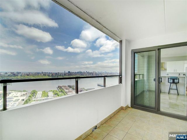 250 Gorge Road 29L, Cliffside Park, NJ 07010