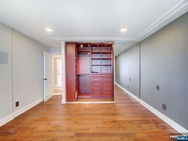 250 Gorge Road 29L, Cliffside Park, NJ 07010