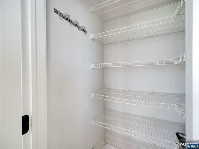 250 Gorge Road 29L, Cliffside Park, NJ 07010