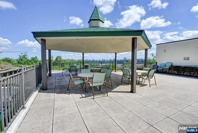 250 Gorge Road 29L, Cliffside Park, NJ 07010