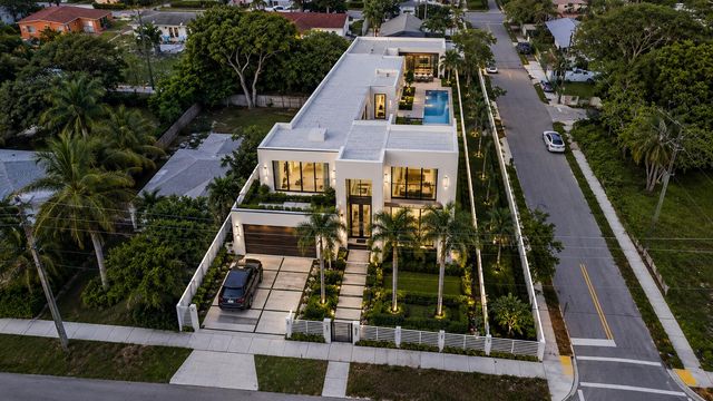 310 SE 8TH Street, Delray Beach, FL 33483