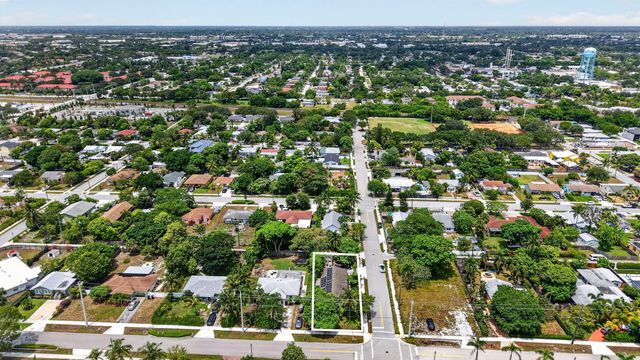 310 SE 8TH Street, Delray Beach, FL 33483