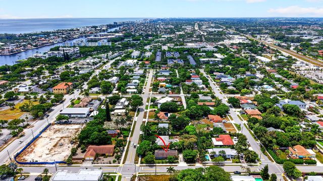 310 SE 8TH Street, Delray Beach, FL 33483