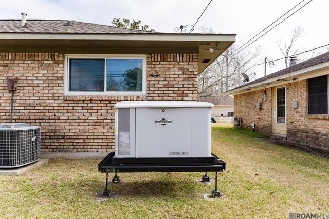 330 Laurie Lynn Dr, Baton Rouge, LA 70819