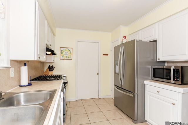 330 Laurie Lynn Dr, Baton Rouge, LA 70819