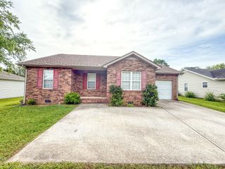 1718 Battleground Dr, Murfreesboro, TN 37129