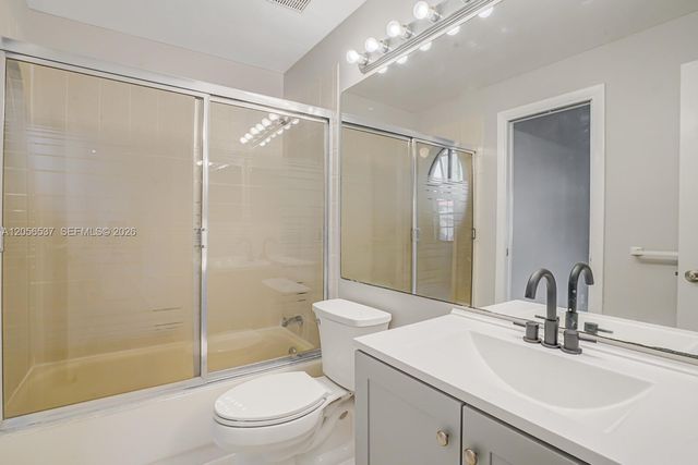 401 SW 158th Ter 105, Pembroke Pines, FL 33027