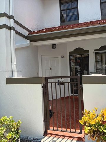 401 SW 158th Ter 105, Pembroke Pines, FL 33027