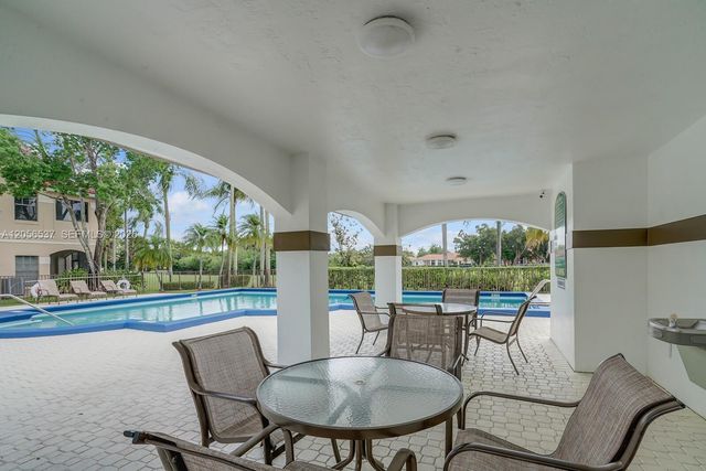 401 SW 158th Ter 105, Pembroke Pines, FL 33027