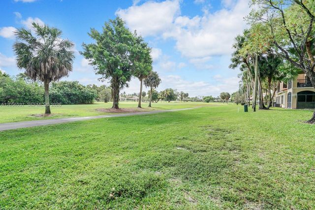 401 SW 158th Ter 105, Pembroke Pines, FL 33027