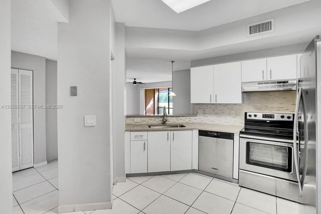 401 SW 158th Ter 105, Pembroke Pines, FL 33027