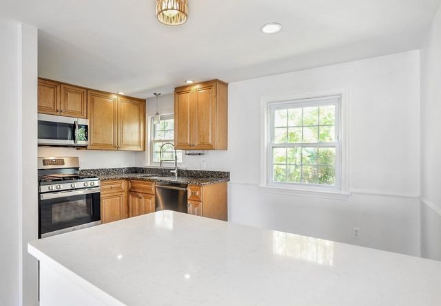 55 Clough Rd 55, Dedham, MA 02026