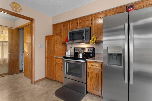 4201 NW 64th Place, Kansas City, MO 64151