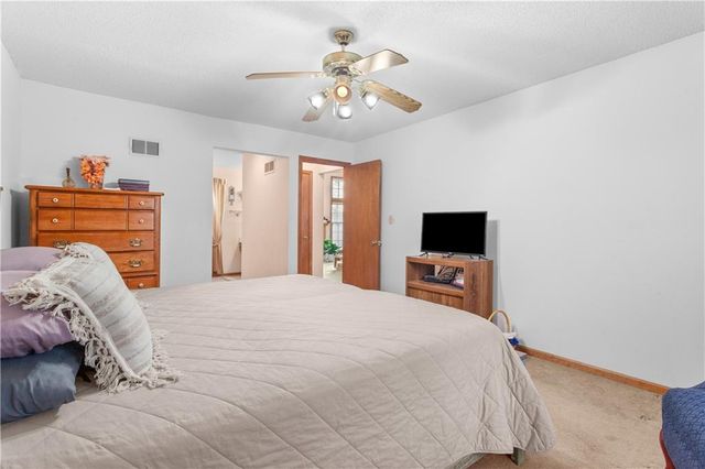 4201 NW 64th Place, Kansas City, MO 64151