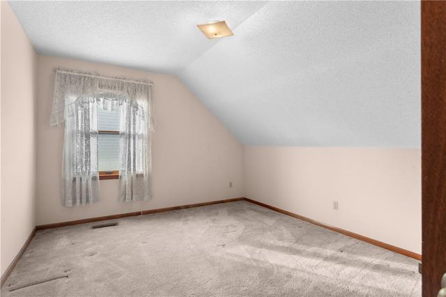 4201 NW 64th Place, Kansas City, MO 64151