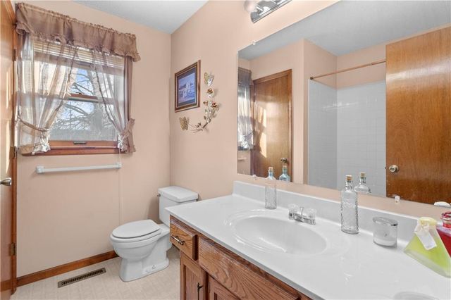 4201 NW 64th Place, Kansas City, MO 64151