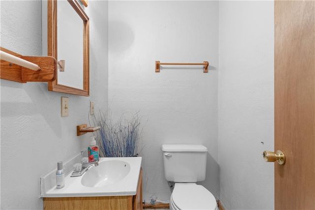 4201 NW 64th Place, Kansas City, MO 64151