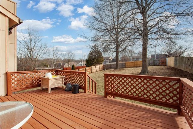 4201 NW 64th Place, Kansas City, MO 64151