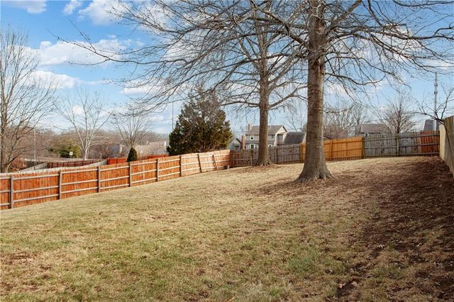 4201 NW 64th Place, Kansas City, MO 64151