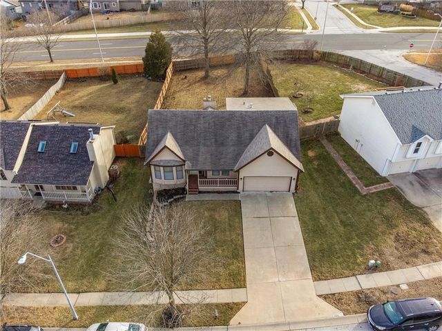 4201 NW 64th Place, Kansas City, MO 64151