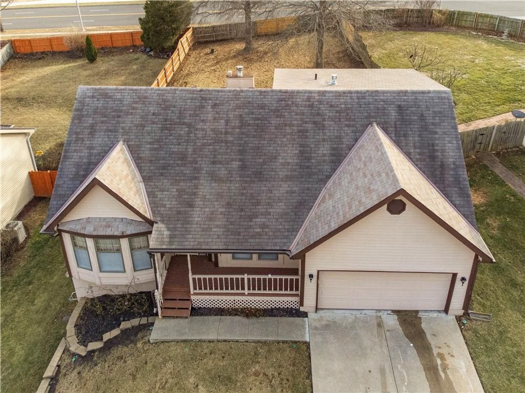 4201 NW 64th Place, Kansas City, MO 64151