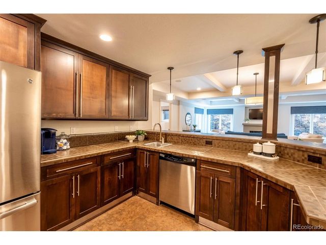 1575 Vine Cliff Hts, Colorado Springs, CO 80921