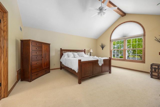 W153N5311 Plaza DRIVE, Menomonee Falls, WI 53051