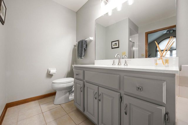 W153N5311 Plaza DRIVE, Menomonee Falls, WI 53051
