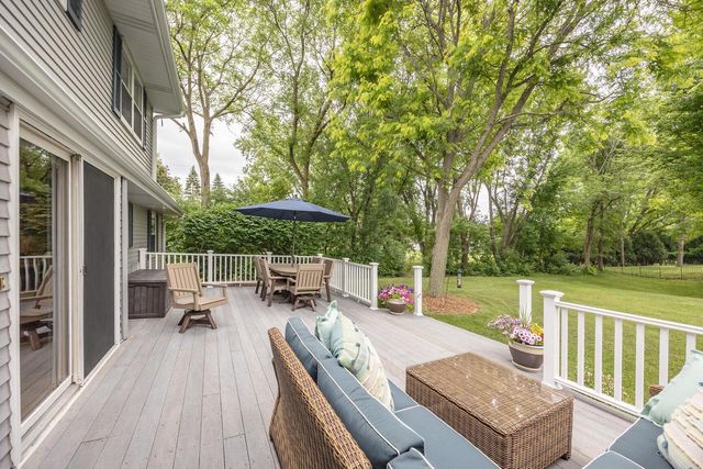 W153N5311 Plaza DRIVE, Menomonee Falls, WI 53051