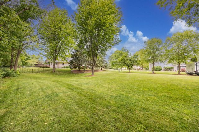 W153N5311 Plaza DRIVE, Menomonee Falls, WI 53051
