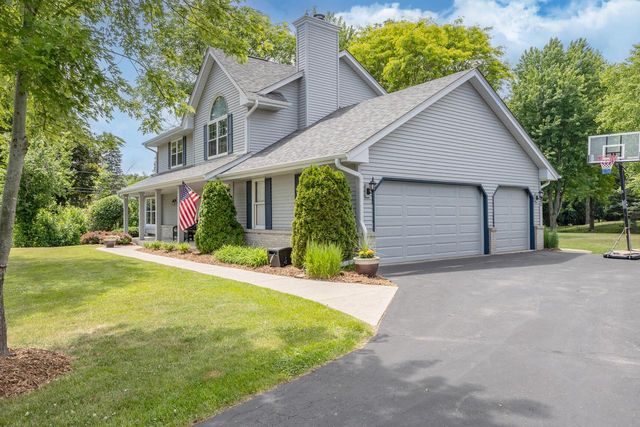 W153N5311 Plaza DRIVE, Menomonee Falls, WI 53051