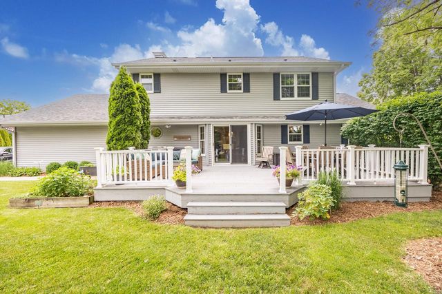W153N5311 Plaza DRIVE, Menomonee Falls, WI 53051