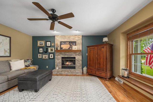 W153N5311 Plaza DRIVE, Menomonee Falls, WI 53051