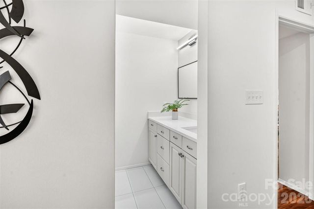 4906 Sardis Road D, Charlotte, NC 28270
