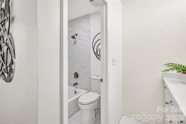4906 Sardis Road D, Charlotte, NC 28270