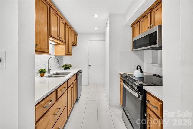 4906 Sardis Road D, Charlotte, NC 28270