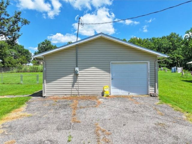 27000 S 626 Lane, Grove, OK 74344