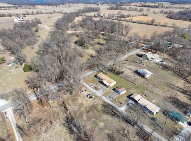 27000 S 626 Lane, Grove, OK 74344