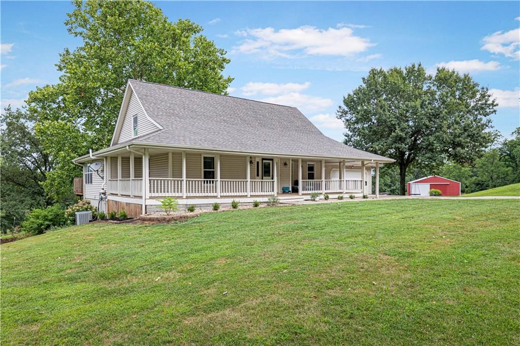 7196 SE Snow Drive, Holt, MO 64048