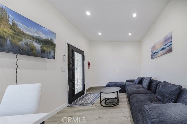 12809 Woodley Avenue, Granada Hills (los Angeles), CA 91344