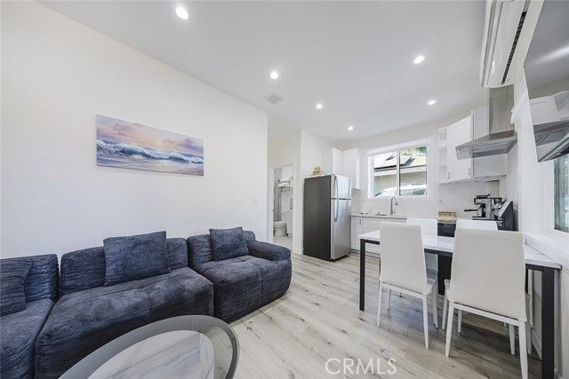 12809 Woodley Avenue, Granada Hills (los Angeles), CA 91344