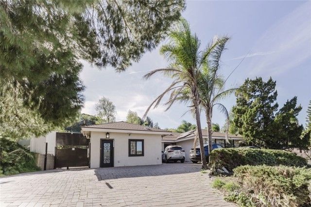 12809 Woodley Avenue, Granada Hills (los Angeles), CA 91344