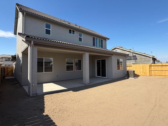 375 S Hot Springs Dr, Manteca, CA 95337
