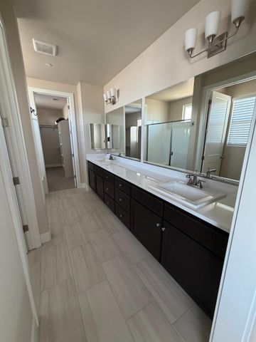 375 S Hot Springs Dr, Manteca, CA 95337
